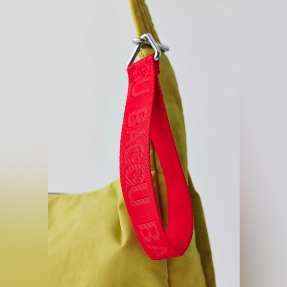 BAGGU Accessories - NWT Baggu Red Keychain